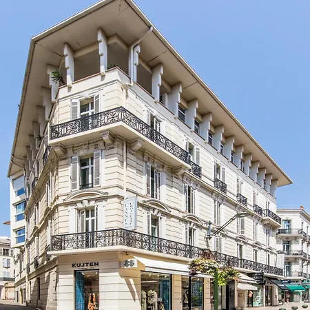 公寓式酒店 加纳克罗阿塞特酒店