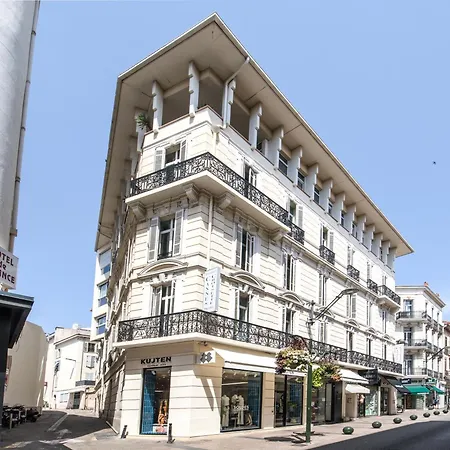 加纳克罗阿塞特酒店 公寓式酒店 2*